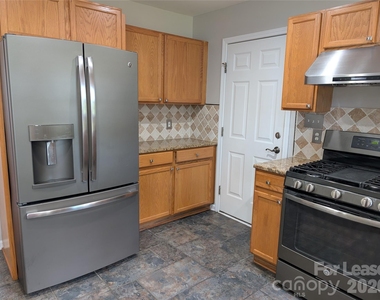 9935 Redbud Tree Court - Photo Thumbnail 4
