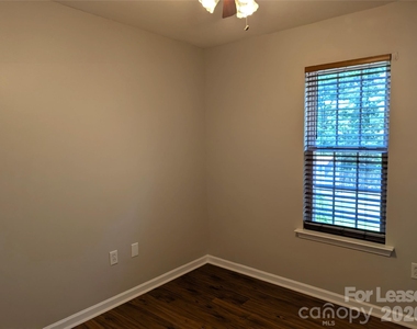9935 Redbud Tree Court - Photo Thumbnail 17