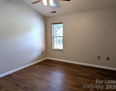9935 Redbud Tree Court - Photo Thumbnail 11