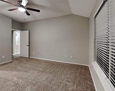 4405 Baccarat Drive - Photo Thumbnail 9