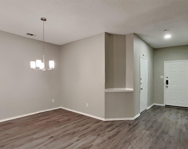 4405 Baccarat Drive - Photo Thumbnail 7