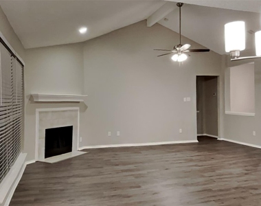 4405 Baccarat Drive - Photo Thumbnail 2