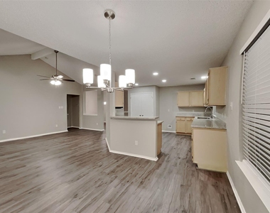 4405 Baccarat Drive - Photo Thumbnail 5