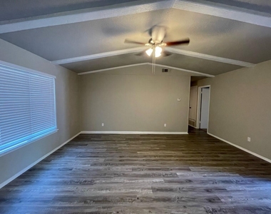 1517 Vanderbilt Drive - Photo Thumbnail 1