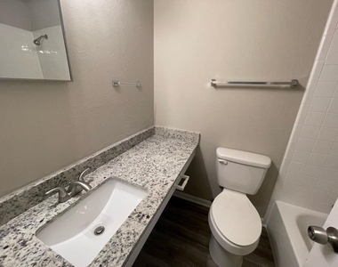 1517 Vanderbilt Drive - Photo Thumbnail 5