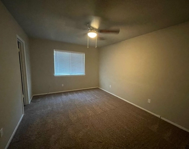 1517 Vanderbilt Drive - Photo Thumbnail 4