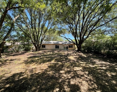 1517 Vanderbilt Drive - Photo Thumbnail 10