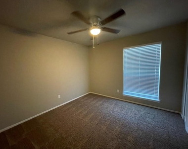 1517 Vanderbilt Drive - Photo Thumbnail 6