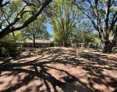 1517 Vanderbilt Drive - Photo Thumbnail 9