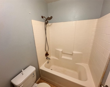 4470 Falls Drive - Photo Thumbnail 17