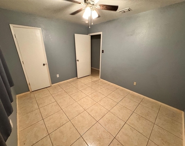 4470 Falls Drive - Photo Thumbnail 13