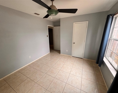 4470 Falls Drive - Photo Thumbnail 9
