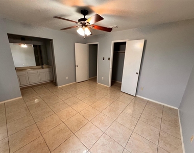 4470 Falls Drive - Photo Thumbnail 14