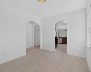 215 Magnolia Drive - Photo Thumbnail 14