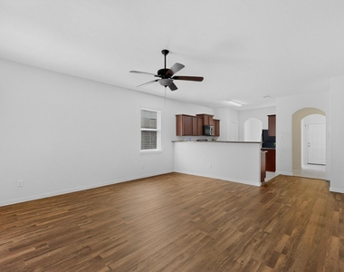 215 Magnolia Drive - Photo Thumbnail 9