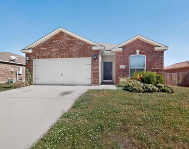 215 Magnolia Drive - Photo Thumbnail 1