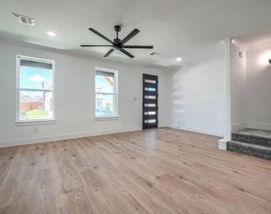 2633 Tanager Street - Photo Thumbnail 5