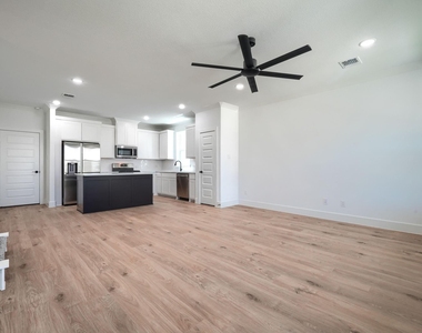 2633 Tanager Street - Photo Thumbnail 3