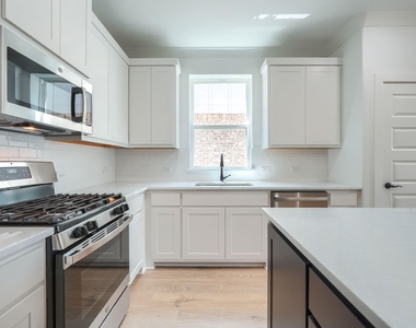 2633 Tanager Street - Photo Thumbnail 10