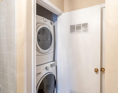 1518 Signal Ridge Place - Photo Thumbnail 8