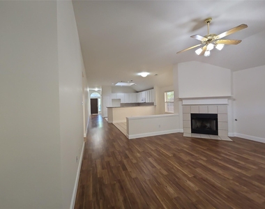 2424 Brycewood Lane - Photo Thumbnail 13