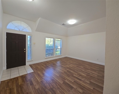 2424 Brycewood Lane - Photo Thumbnail 3