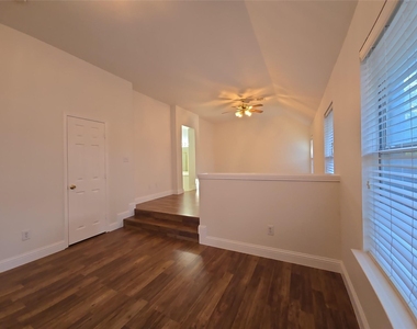 2424 Brycewood Lane - Photo Thumbnail 20
