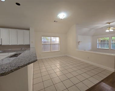2424 Brycewood Lane - Photo Thumbnail 9