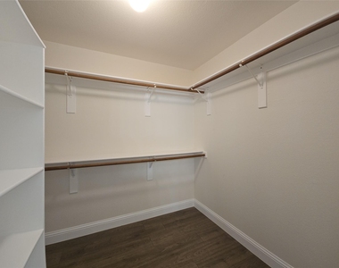 2424 Brycewood Lane - Photo Thumbnail 26