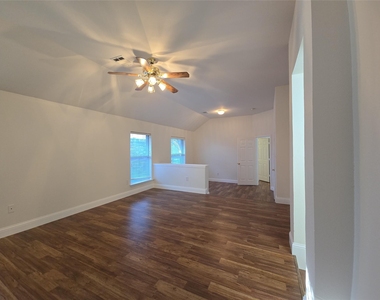 2424 Brycewood Lane - Photo Thumbnail 22