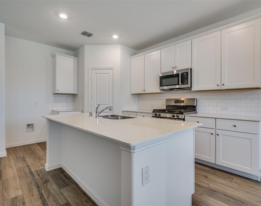 4016 Kaufman Court - Photo Thumbnail 8