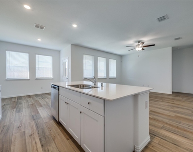 4016 Kaufman Court - Photo Thumbnail 6