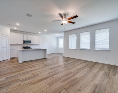 4016 Kaufman Court - Photo Thumbnail 4