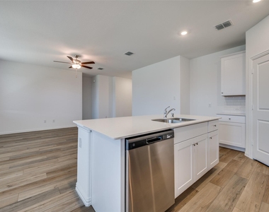 4016 Kaufman Court - Photo Thumbnail 5