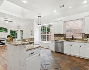 4816 Rockcreek Lane - Photo Thumbnail 11