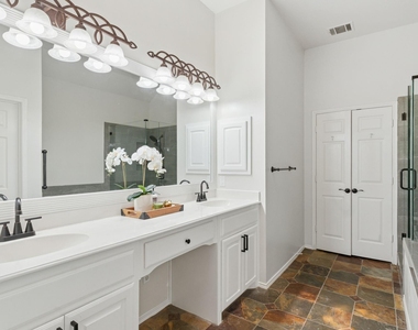4816 Rockcreek Lane - Photo Thumbnail 20