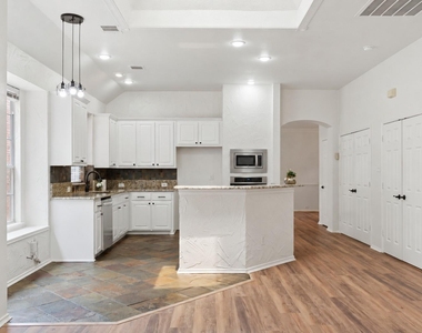 4816 Rockcreek Lane - Photo Thumbnail 16