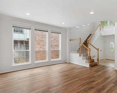 4816 Rockcreek Lane - Photo Thumbnail 3
