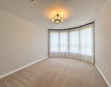2808 Garrison Drive - Photo Thumbnail 18