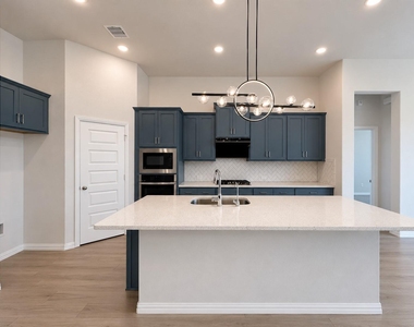2808 Garrison Drive - Photo Thumbnail 9
