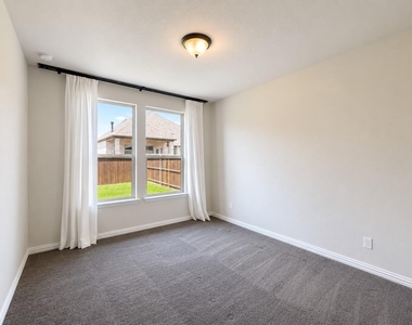 2808 Garrison Drive - Photo Thumbnail 15