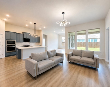 2808 Garrison Drive - Photo Thumbnail 13