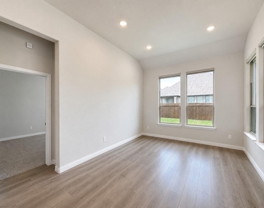 2808 Garrison Drive - Photo Thumbnail 11