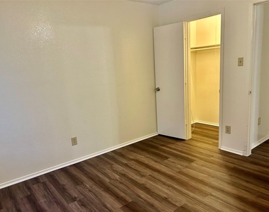 2307 Lido Lane - Photo Thumbnail 18