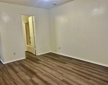 2307 Lido Lane - Photo Thumbnail 20