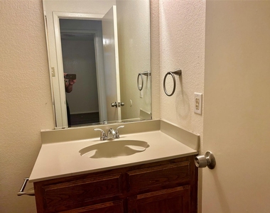 2307 Lido Lane - Photo Thumbnail 14