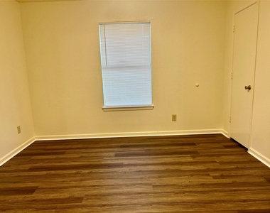 2307 Lido Lane - Photo Thumbnail 12