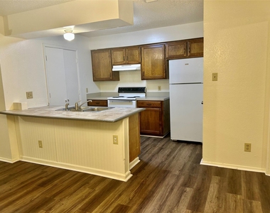 2307 Lido Lane - Photo Thumbnail 4
