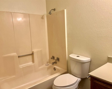 2307 Lido Lane - Photo Thumbnail 17
