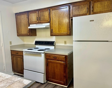 2307 Lido Lane - Photo Thumbnail 5